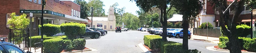 busy Moree shopping center